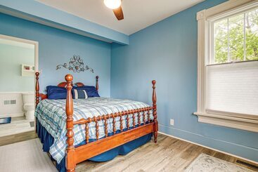 بيت ريفى Lavish House W/ Patio   2 Blocks To Green Lake!