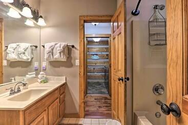 コテージ Pigeon Forge Cabin W/ Hot Tub, 12 Mi To Dollywood!