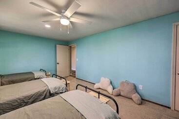茅舍 Spacious Bella Vista Home ~ 5 Mi To Lake!