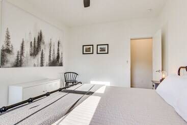 茅舍 Mountain View, Fire Pit: Roomy Blue Ridge Home!