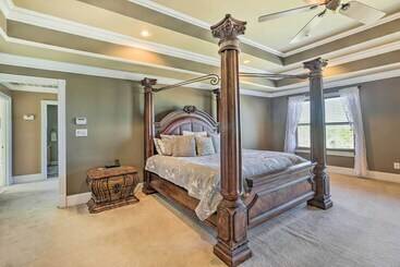 بيت ريفى Stunning Wetumpka Farmhouse W/ Private Pool!