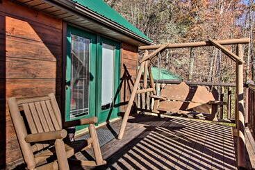 별장 Cabin W/ Breathtaking Views, Pool Access & Theater