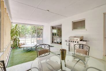 קוטג'' Charming Mid Century House   Just Steps To Lake!