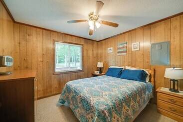별장 Cozy Dover Home W/ Boat Dock, Fire Pit & Deck!