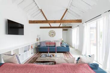 住所  Simple Coastal Luxury Near Southwold Sleeps 10