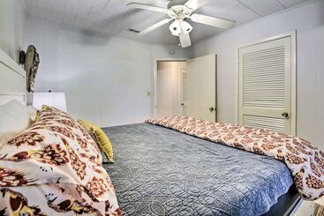 بيت ريفى Single Story Bayside Retreat W/ Water Views!
