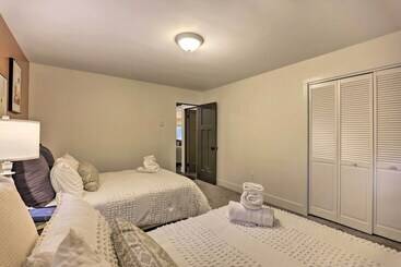 コテージ Spacious Tobyhanna Getaway: Echo Lake Access!