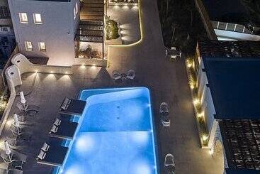 هتل Apricus Suites