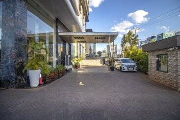 בית מלון כפרי Golden Tulip Westlands Nairobi