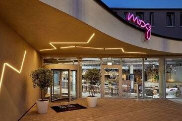 هتل Moxy Karlsruhe