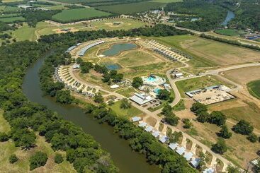 منتجع Camp Fimfo Waco