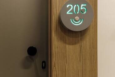 هتل آپارتمان Costa De Luxe Suites