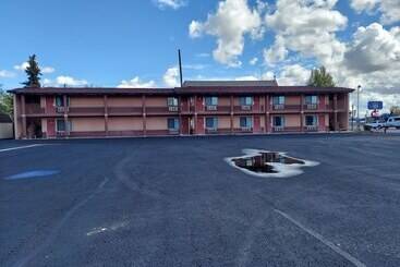 مُتل Vernals Best Value Inn