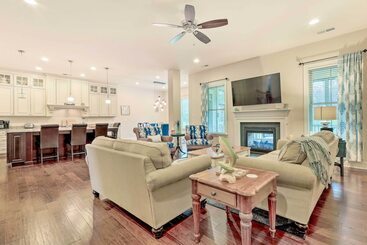 Сельский дом Ocean View Getaway W/ Resort Access & Porch!