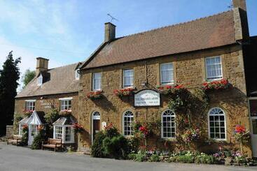 פונדק The Howard Arms