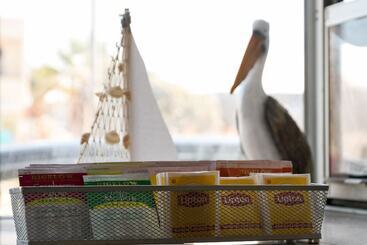 مُتل The Shores Inn