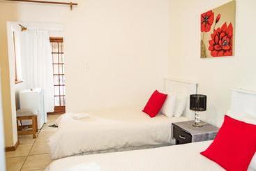 پانسیون Amanzi Guest House