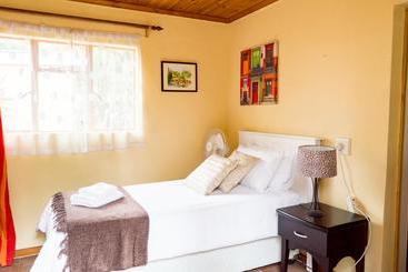 پانسیون Amanzi Guest House