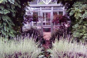 پانسیون Doveton House