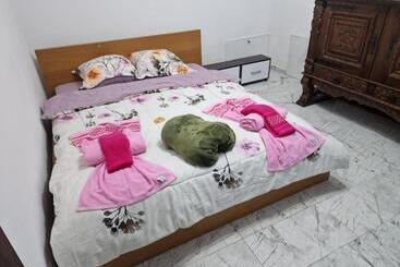 بنسيون Casa Iuliana