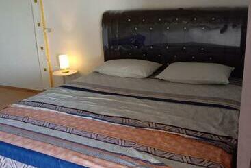 هاستل Friendly Losmen