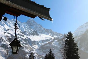 Chalet Falcon