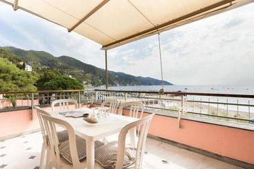هتل Affittacamere Lo Scoglio