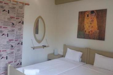هتل Aristi Studio Apartments
