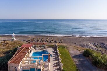 هتل Caretta Beach