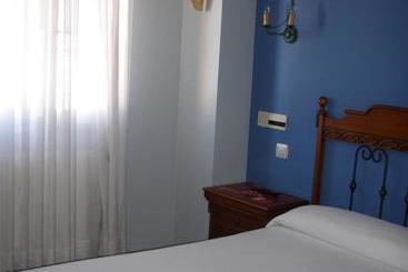 هتل Hostal Pineda