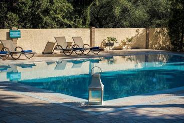 هتل Marina Villas