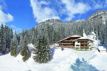 هتل Villetta Maria Cottage