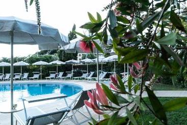 Suites Marilia Apartments   Suite Livorno Holiday Home Group