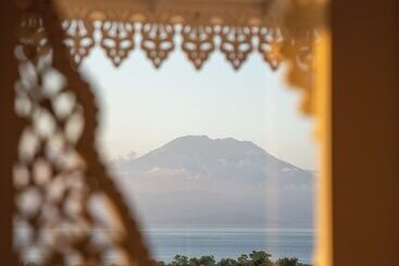 Mambo Hill Resort