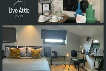 住宿加早餐  Live Attic Room