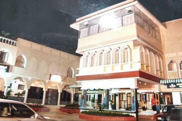 酒店 Swapna