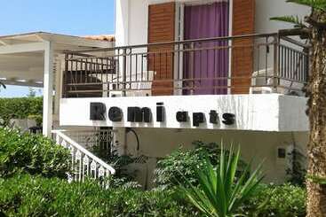 هتل Remi Studios & Apartments