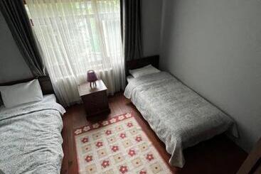 Апарт-отель Four Season Villa Apart