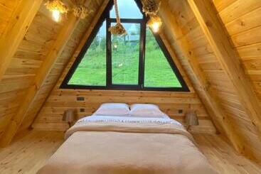 住宿加早餐  Ri̇ze Sereni̇ty Bungalov