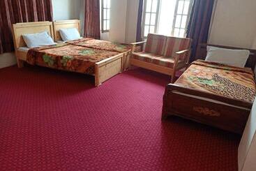 هتل F R Darya E Swat