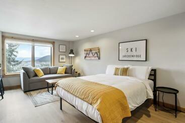 هتل آپارتمان Studio @ The Village W/incredible Views~sleeps 4
