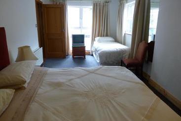 تختخواب و صبحانه Acton Lodge Guesthouse