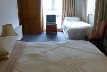 تختخواب و صبحانه Acton Lodge Guesthouse