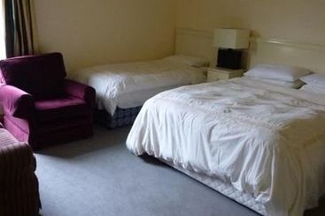 تختخواب و صبحانه Acton Lodge Guesthouse
