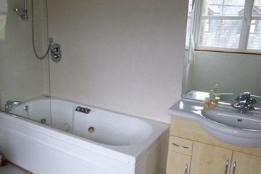 تختخواب و صبحانه Acton Lodge Guesthouse
