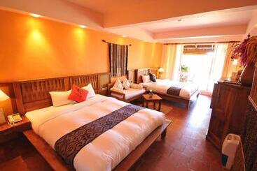 Bed and Breakfast Red Garden Resort