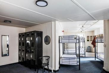 Boston Fenway Inn By Found