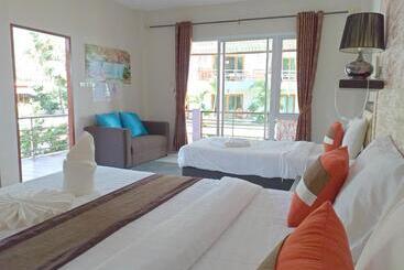 هتل The Ford Sunset Beach Resort