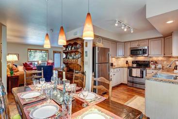 Pine Creek Lodge 3 Bedroom Townhouse By Redawning