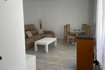 پانسیون Old Town Oliva Guest Apartment